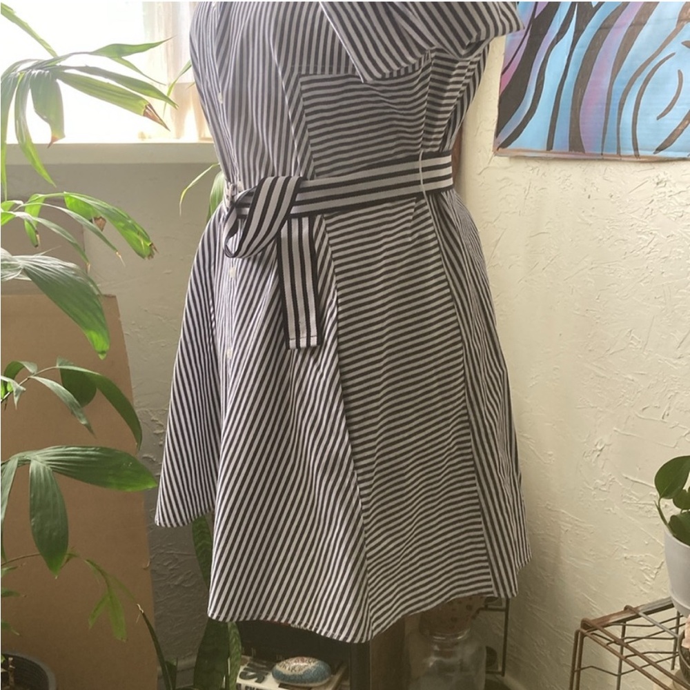 Karl Lagerfeld Paris Summer Dress ~ Size Small - Picture 3 of 13